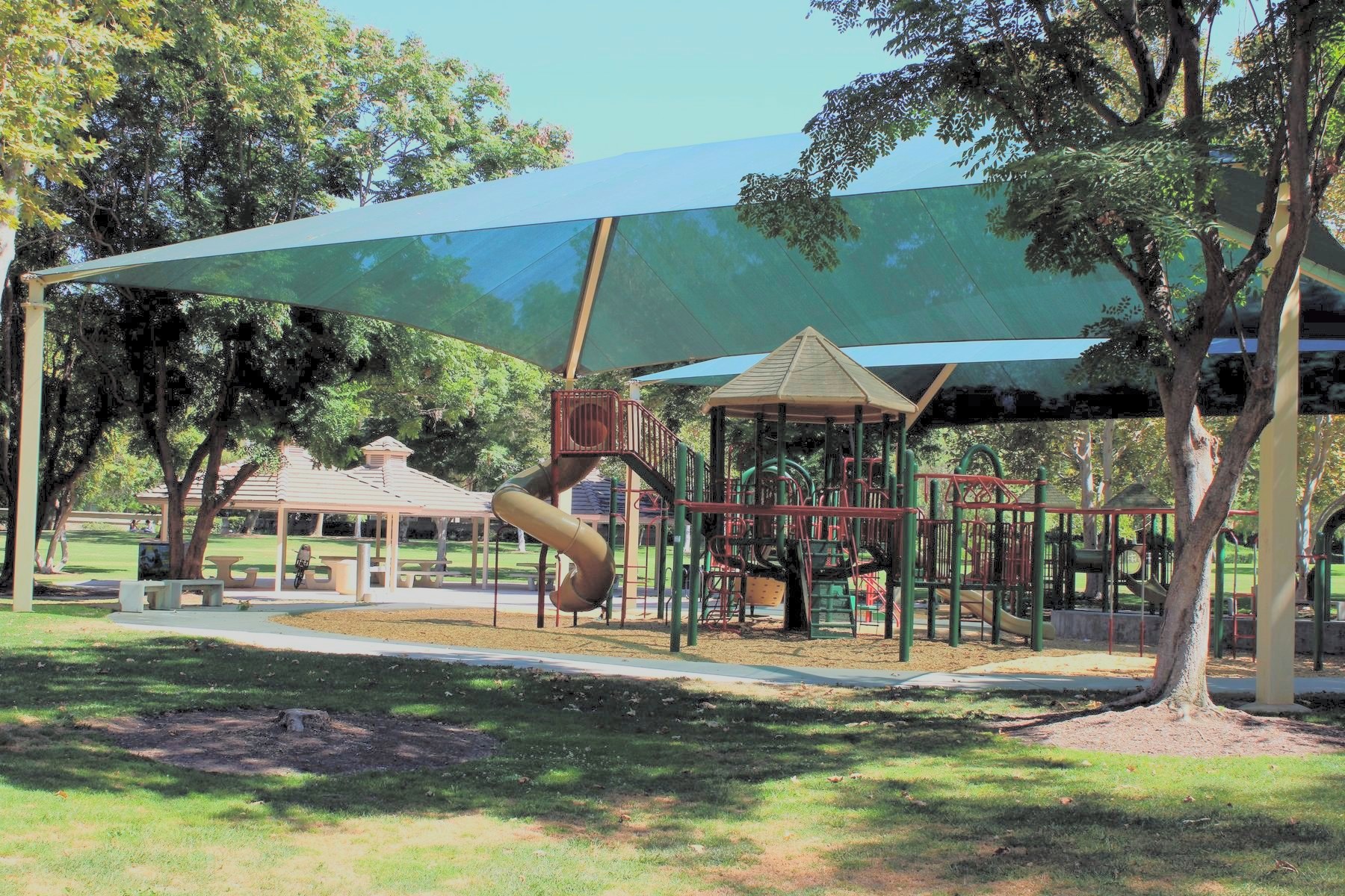 Summit Park, where late morning goes