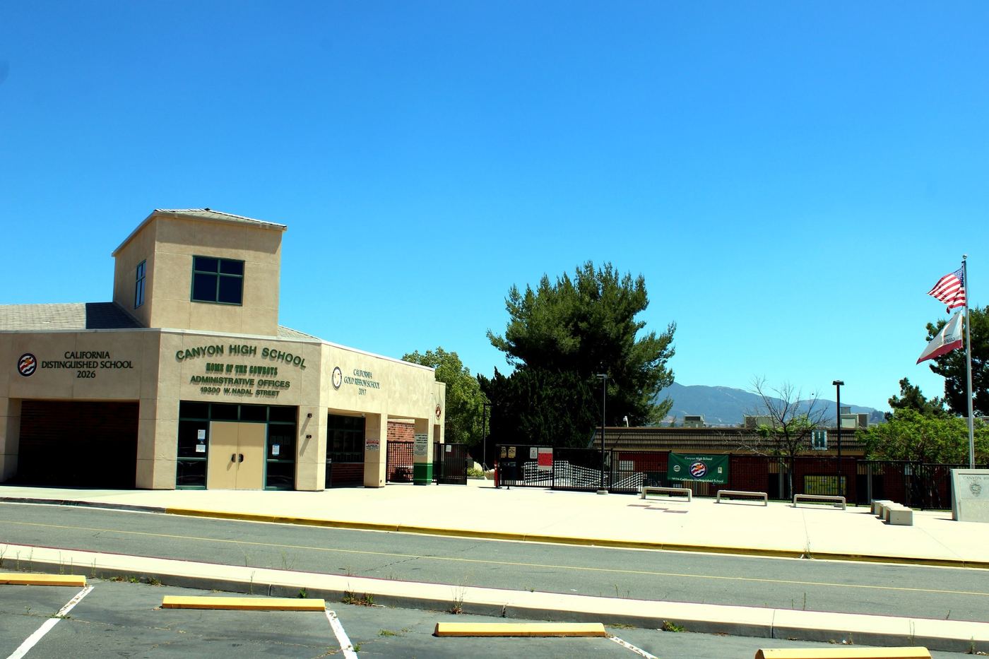 Canyon High School building and sign in Canyon Country, Santa Clarita