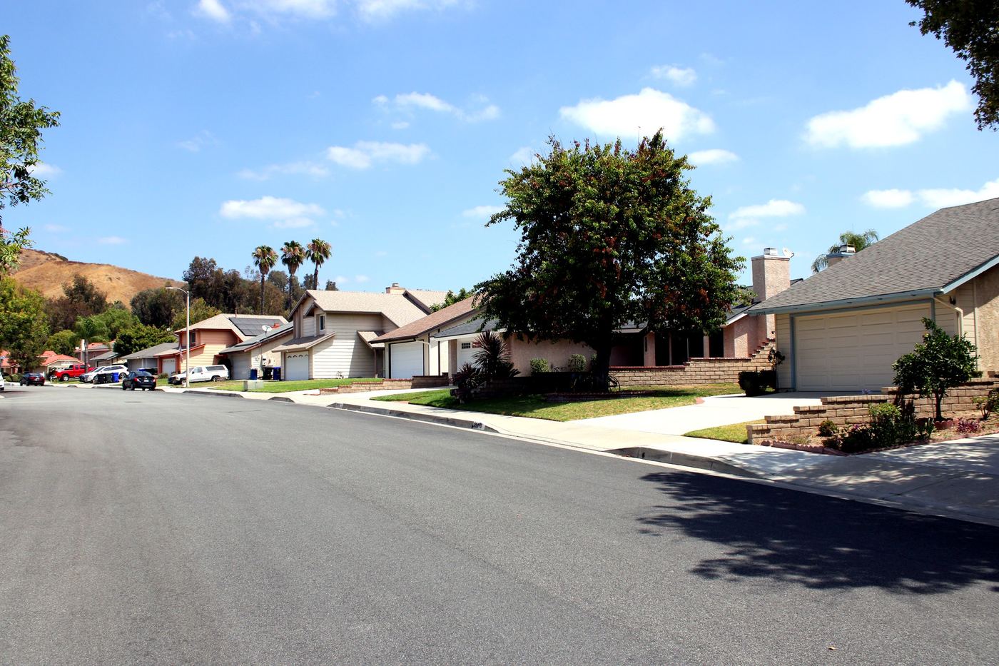Quiet residential street of single-story homes in Castaic, Santa Clarita