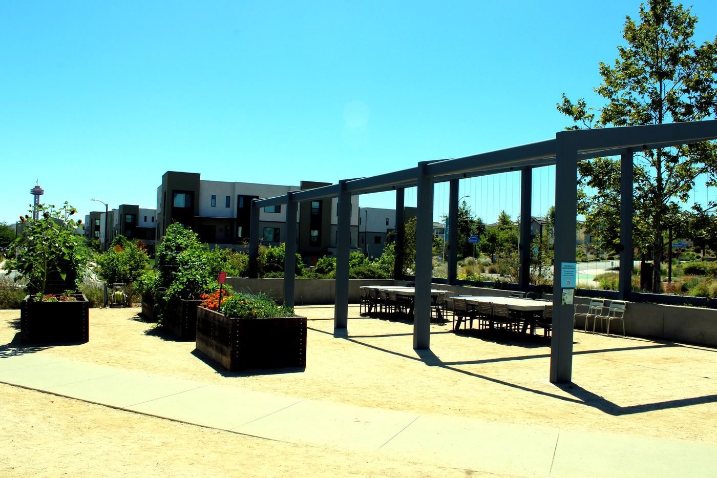 Valencia neighborhood community garden and homes near Santa Clarita, California