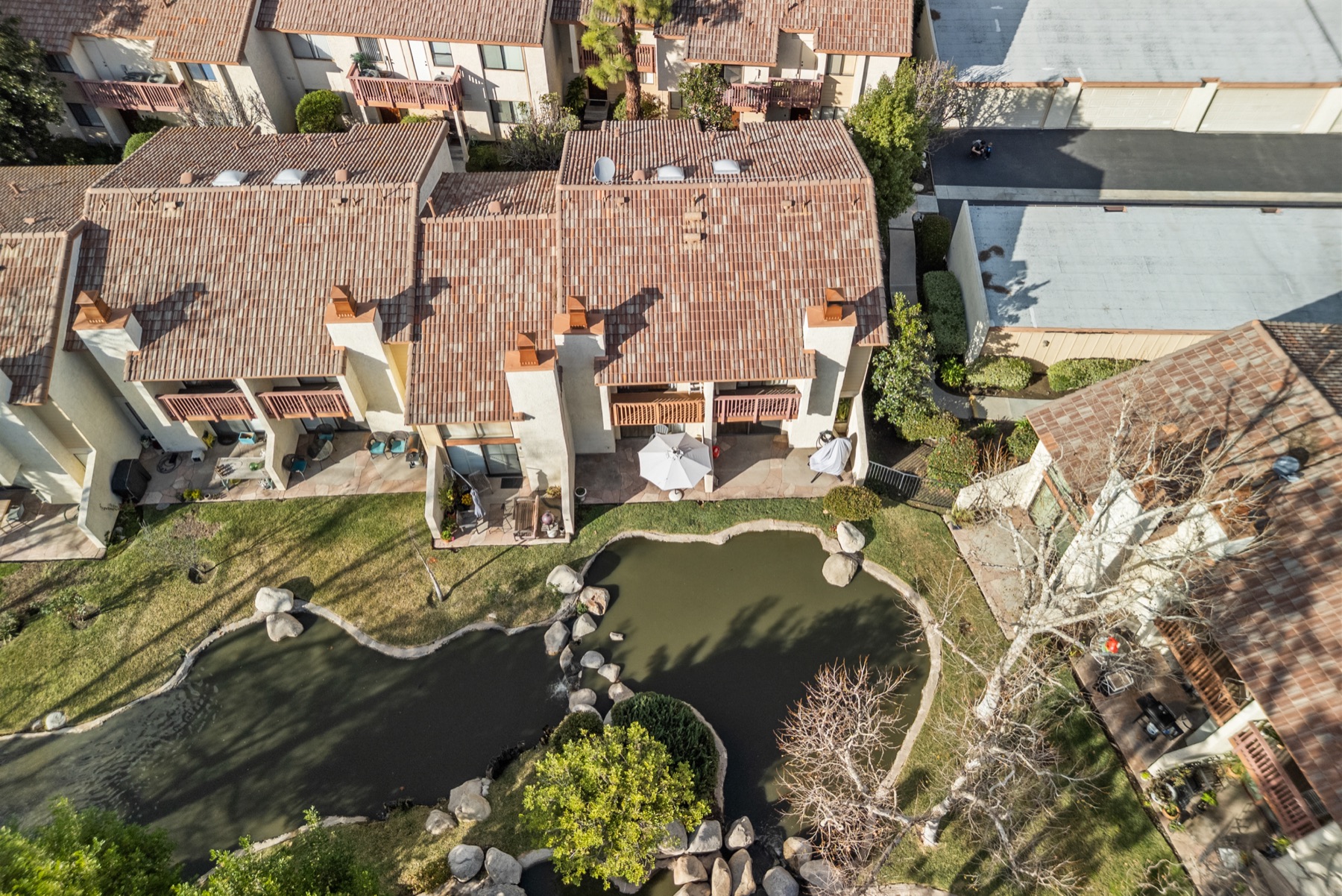 21551 Burbank Blvd #96, Woodland Hills, photo 2
