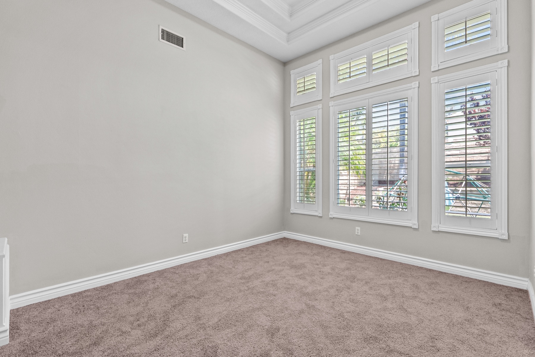 27318 Chesterfield Dr, Valencia, photo 20